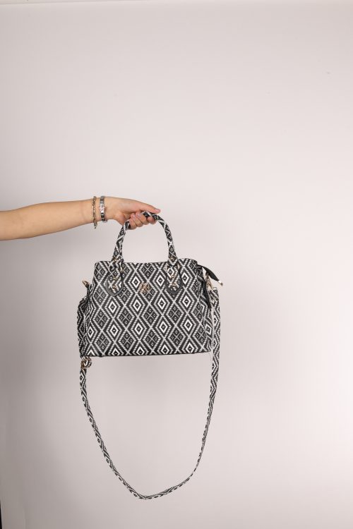 Kadın Uzun Askılı 3 Bölmeli Gold Aksesuarlı Omuz Ve El Çantası Kilim Desen - Görsel 3