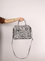 Kadın Uzun Askılı 3 Bölmeli Gold Aksesuarlı Omuz Ve El Çantası Zebra Desen - Görsel 3