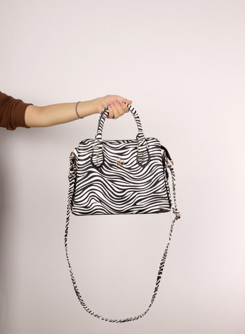 Kadın Uzun Askılı 3 Bölmeli Gold Aksesuarlı Omuz Ve El Çantası Zebra Desen - Görsel 3